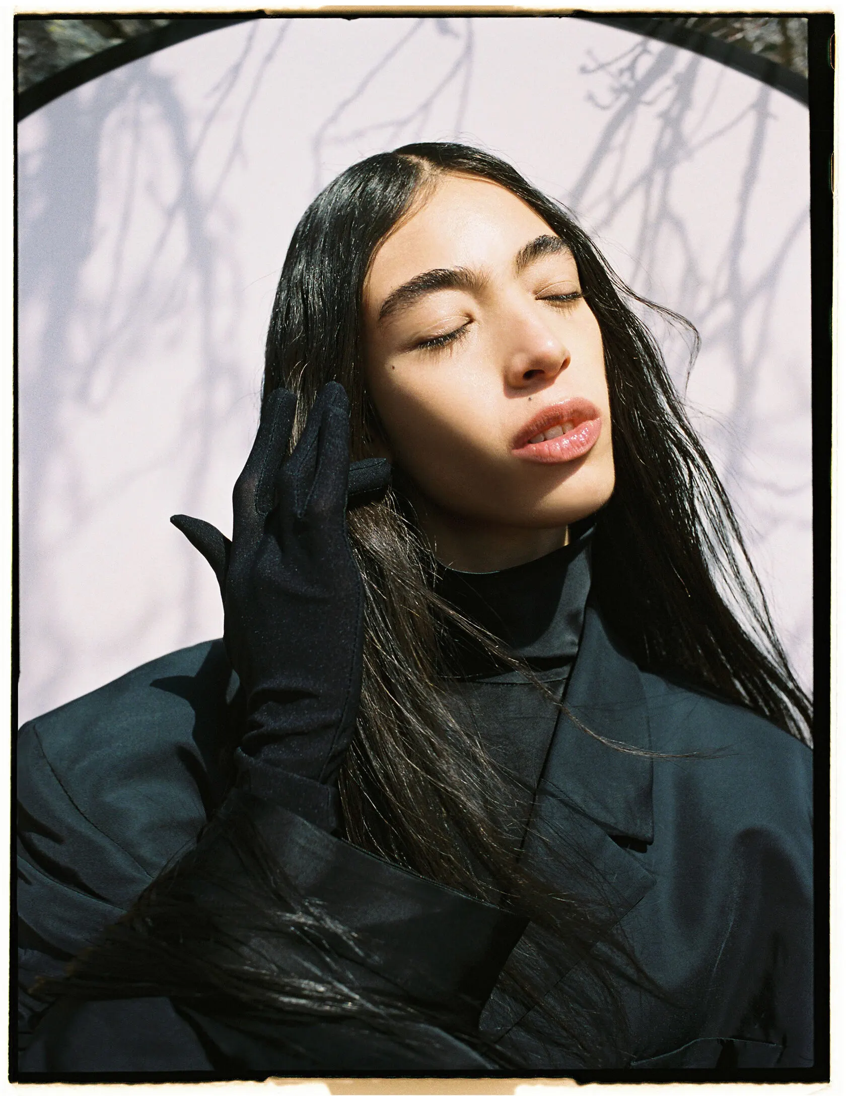 Schön! story photographed by Yulia Plakhotnikova, makeup and hair by Anastasiia Babii