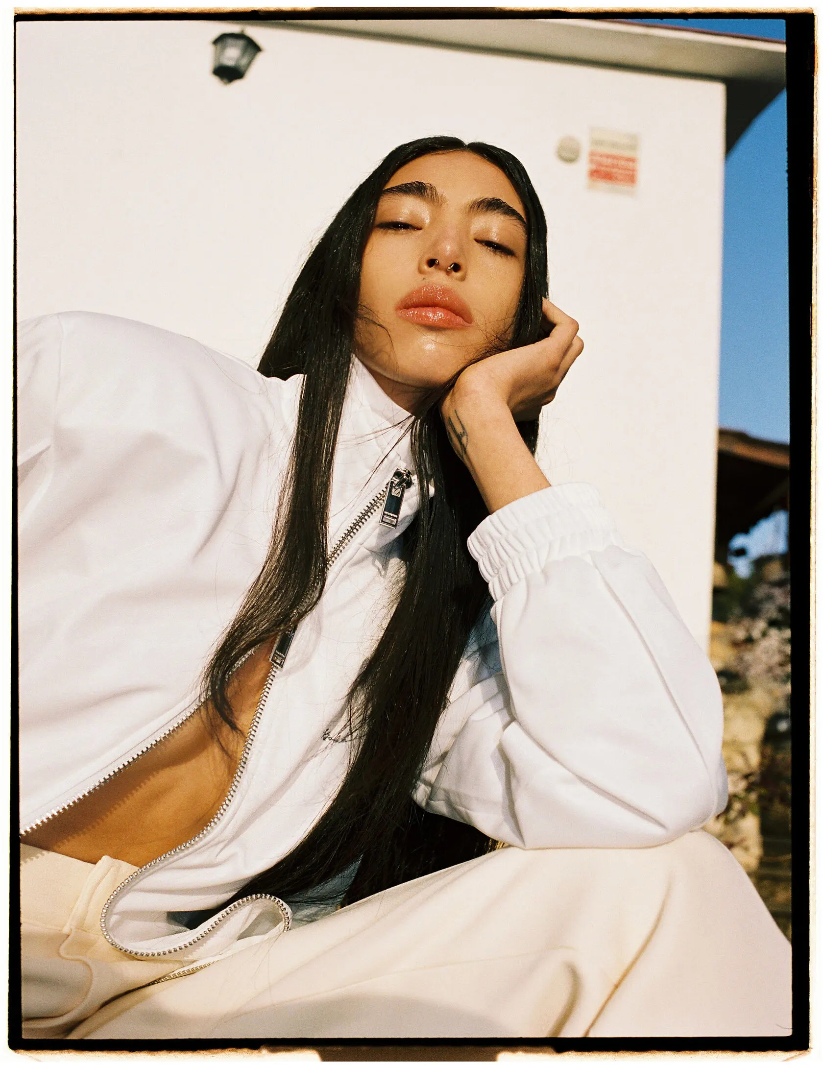 Schön! story photographed by Yulia Plakhotnikova, makeup and hair by Anastasiia Babii