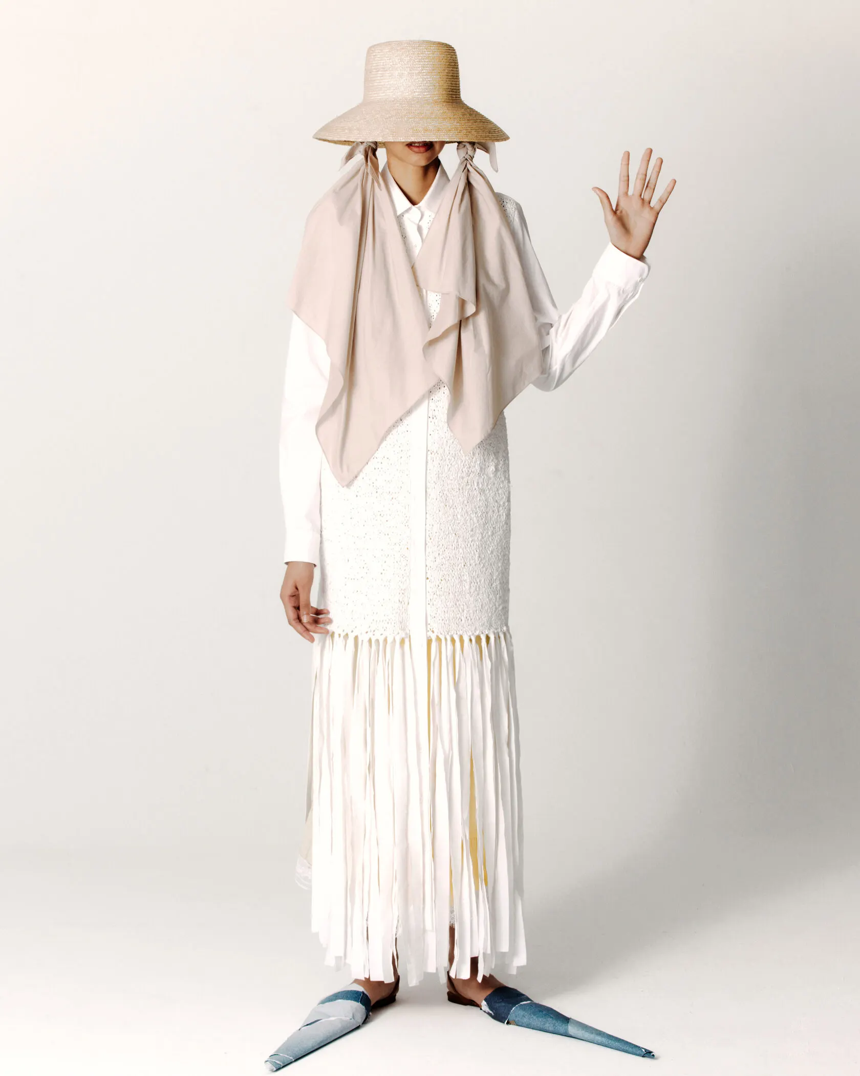 Le Mile story photographed by Victor Jacquez, makeup and hair by Anastasiia Babii